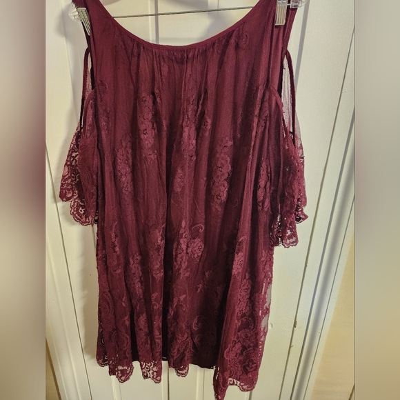 Torrid Women's Burgundy Lace Tunic Top Size 3 - Picture 5 of 5